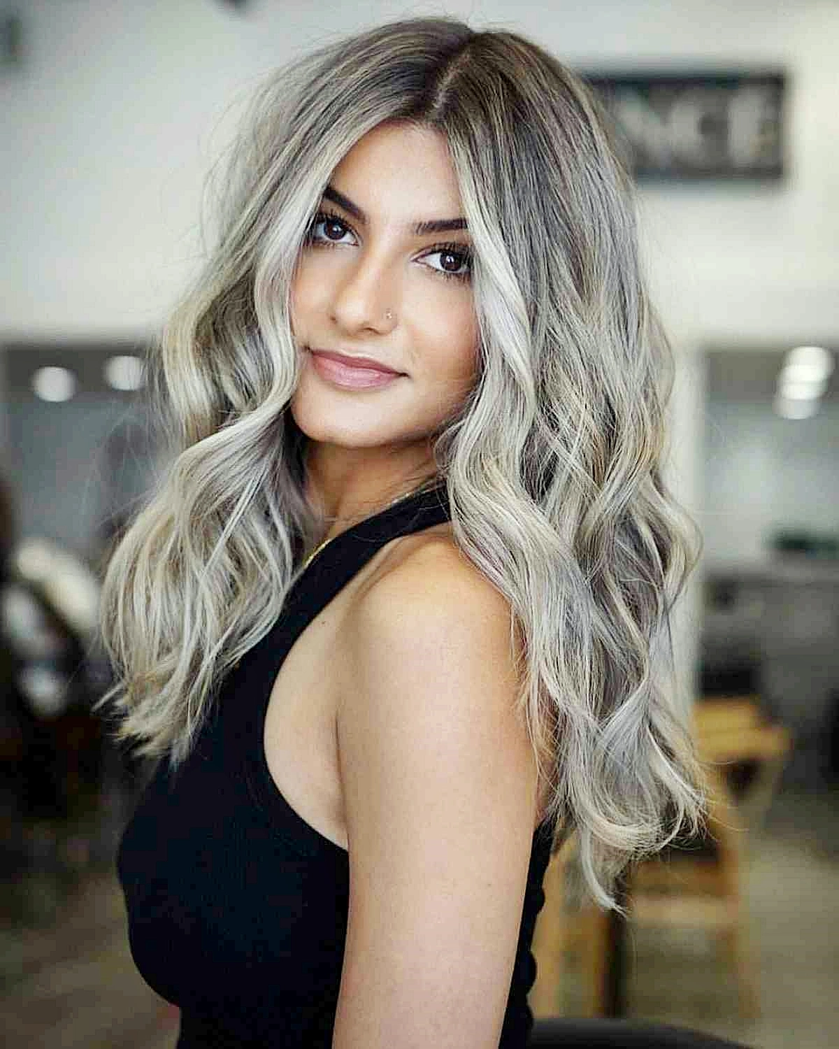kuehles blond 2024 trends balayage schulterlange haare