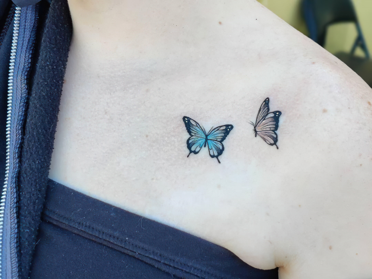 mikro tattoos fuer die schulter trends