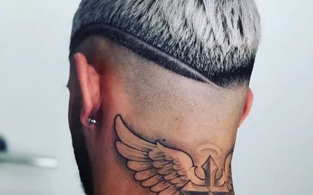 nacken tattoos für männer krezt mit flügeln