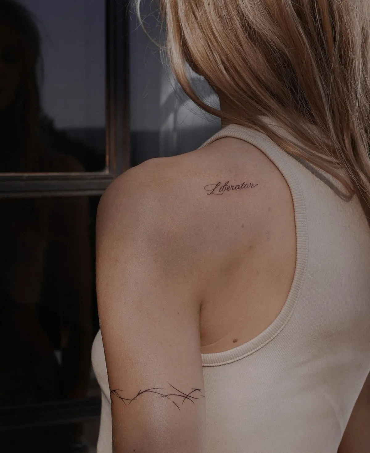schulter tattoo inschrift tattoo motive für frauen