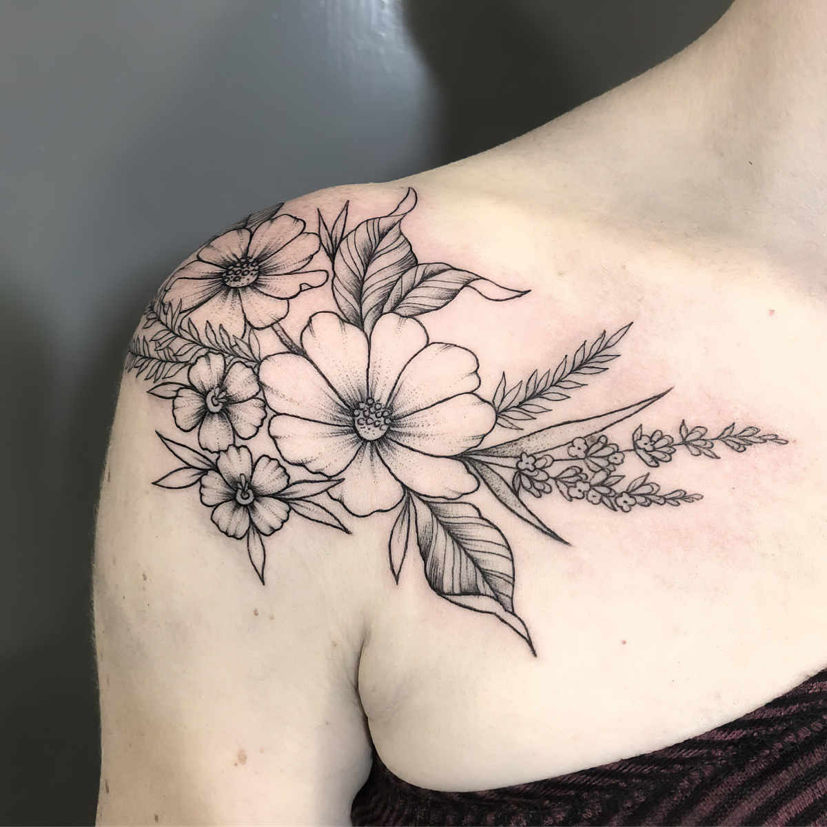tattoos mit floralen motiven 2024 trends