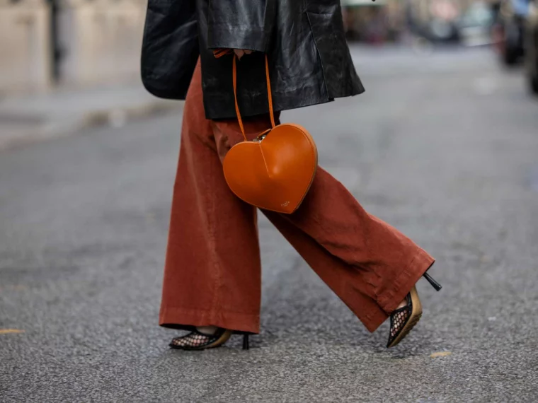weite orangefarbene palazzo jeans