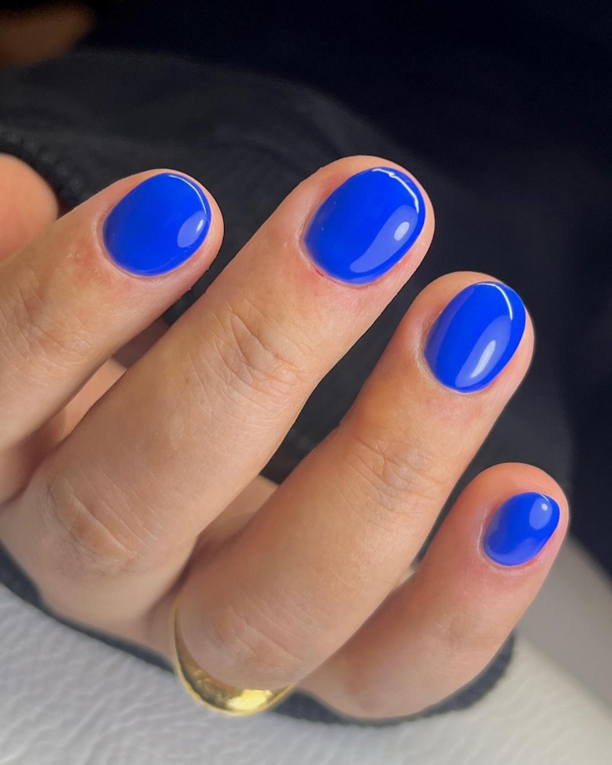 cobalt nails nagelinspiration blau 2024 leannehaycock 