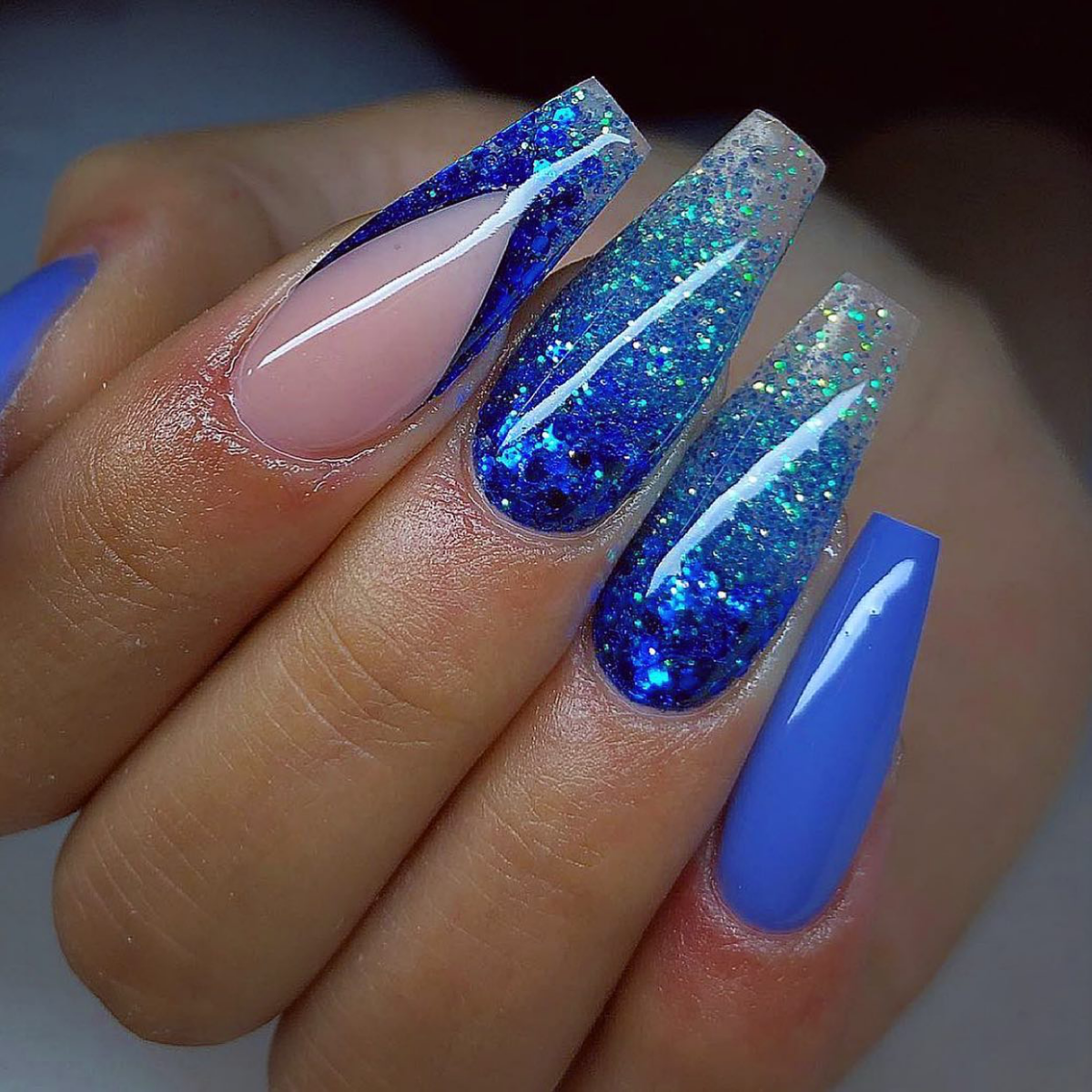 fingernaegel blau jet set beauty nails