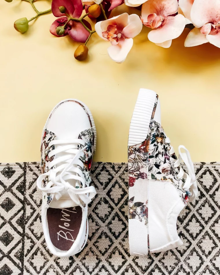 florale sneakers trends im sommer 2024