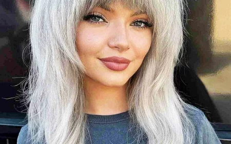 frisuren fuer dickes haar ultramoderne frisuren 2024 stufenfrisut mit pony graueshaar rachelwstylist