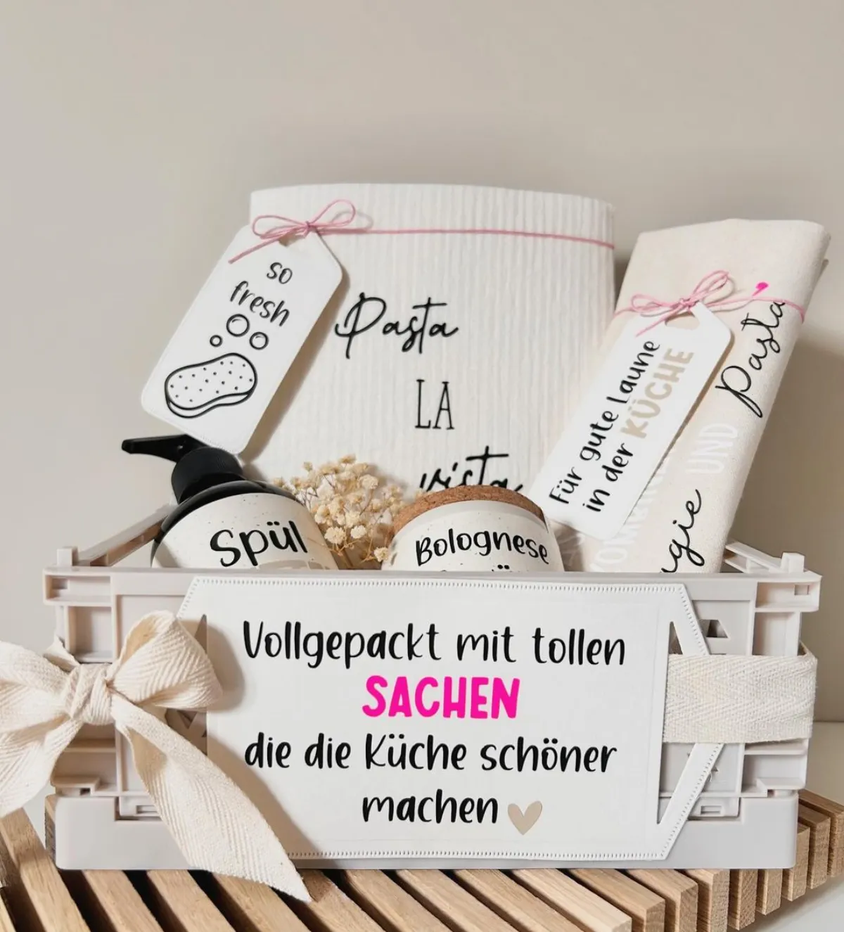 geschenkkorb für oma mit sachen die küche schöner machen