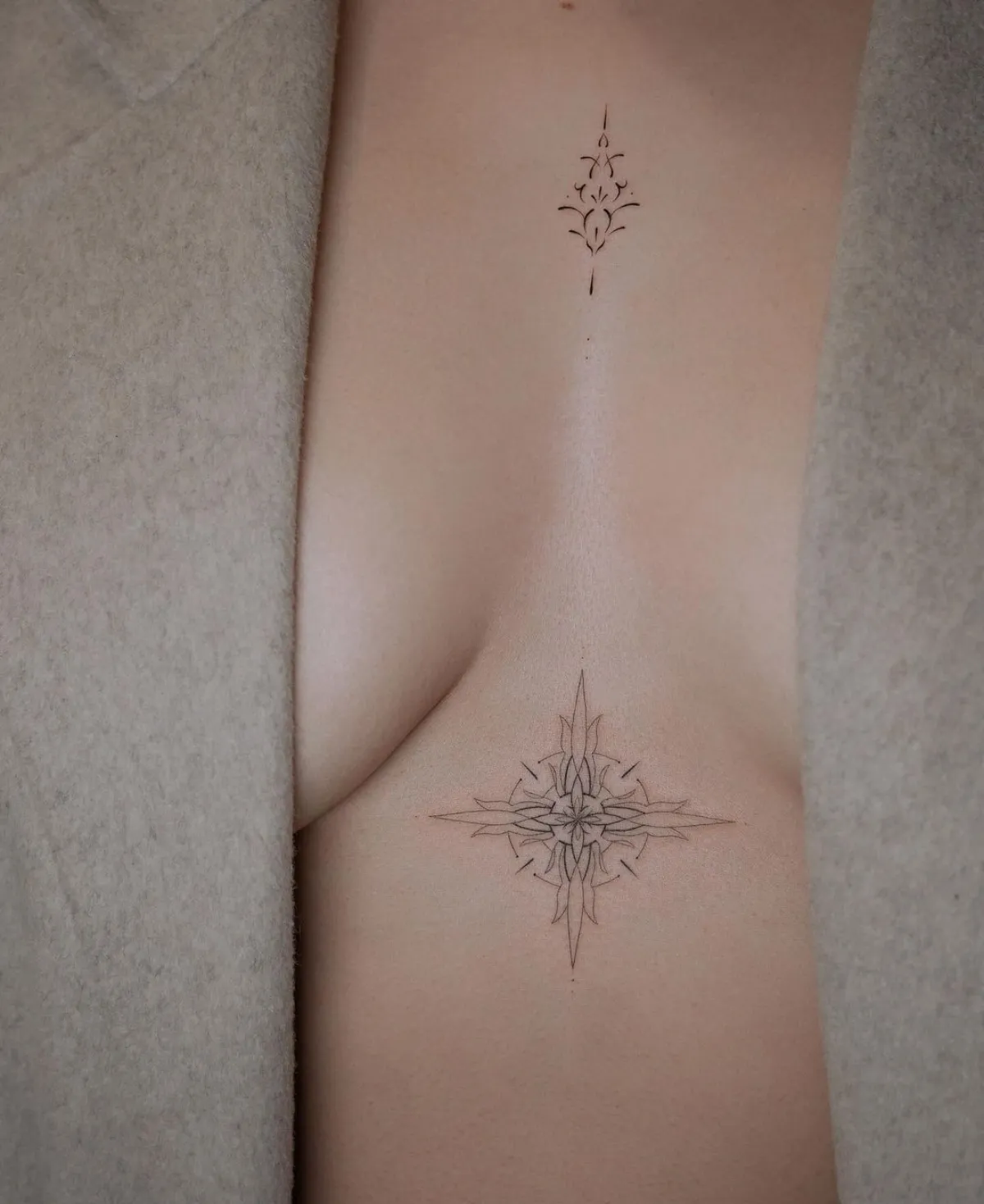 mandala tattoo unter der brust zartes design frauen
