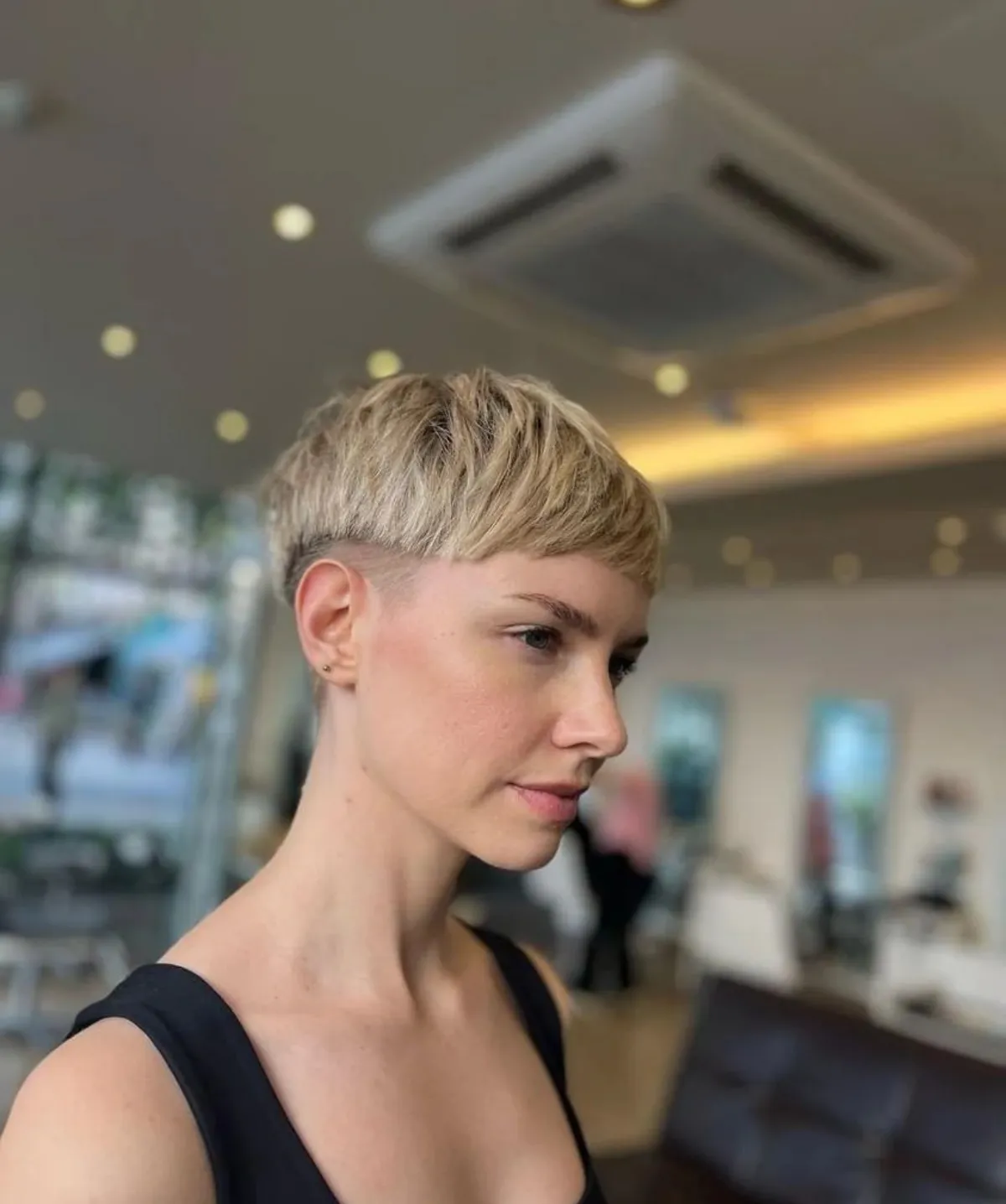 pixie für glatte haare mit geradem pony