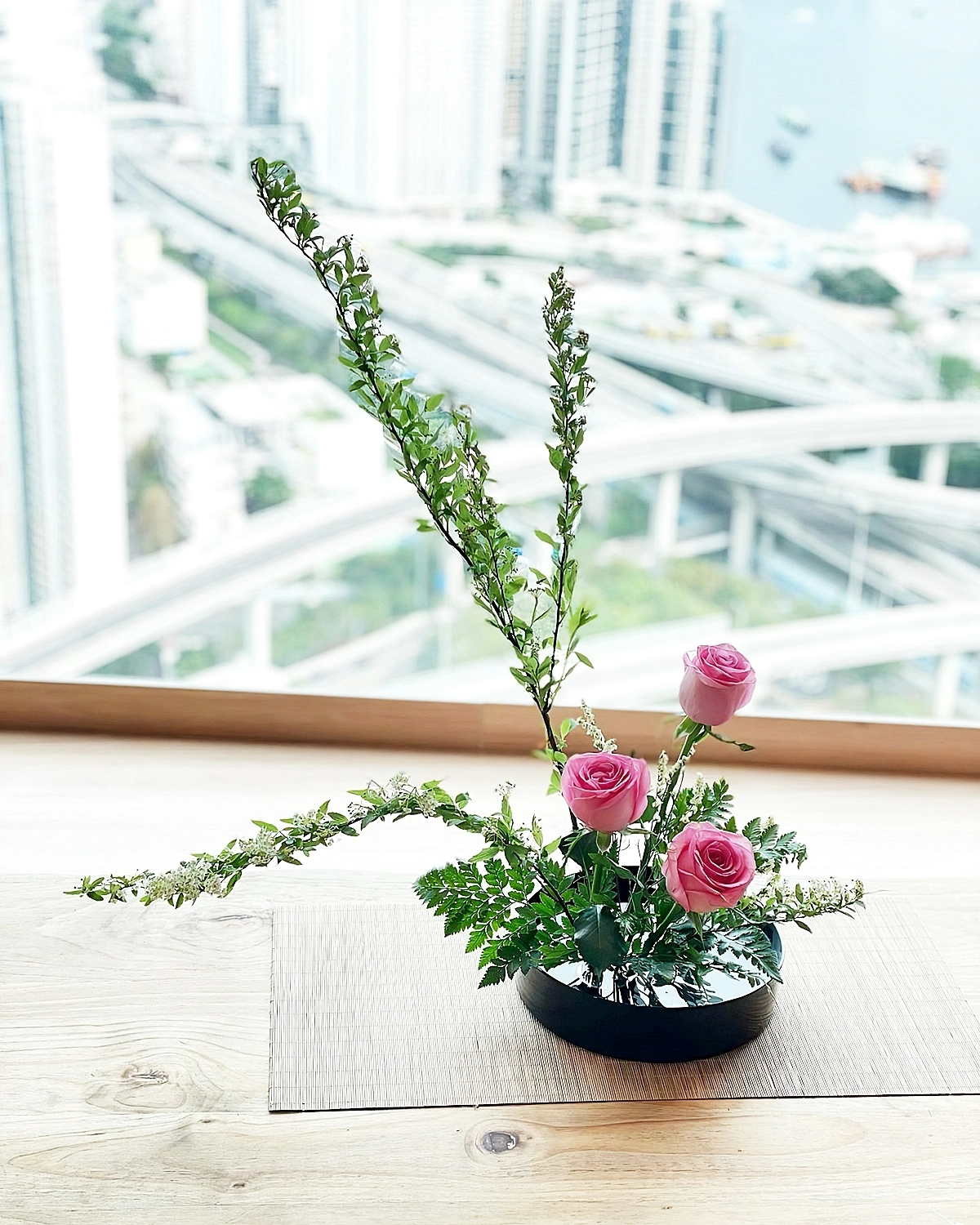 japanisches blumenarrangement ikebana selbstgemacht leafianflowers