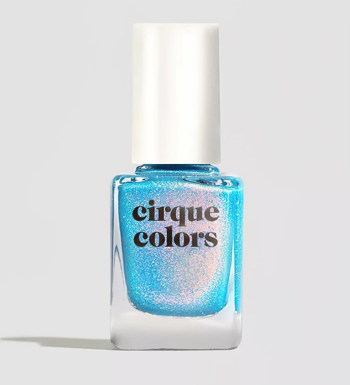 trendige nagellack farben fuer sommer 2024 perlenblau jelly nails