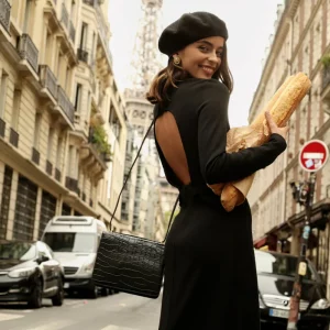 french girl look mit baguette