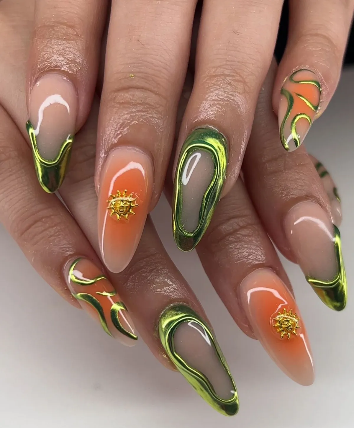 jelly nails trend 2024 orange und grün design