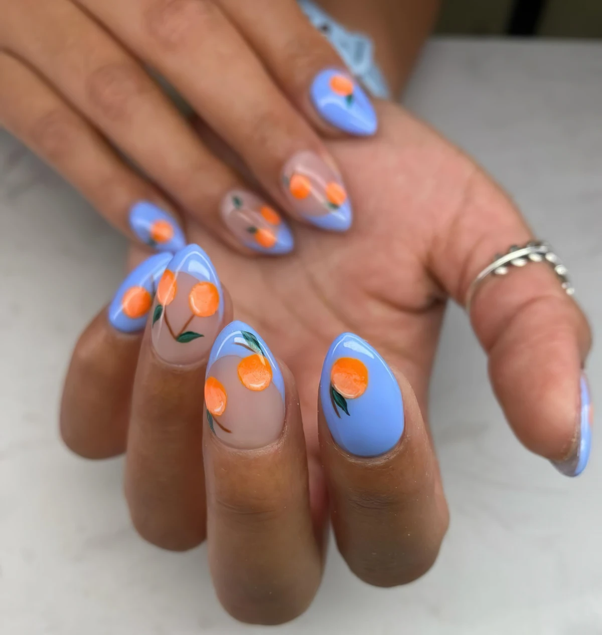 summer nails mit orangen und blau fancyphalangies