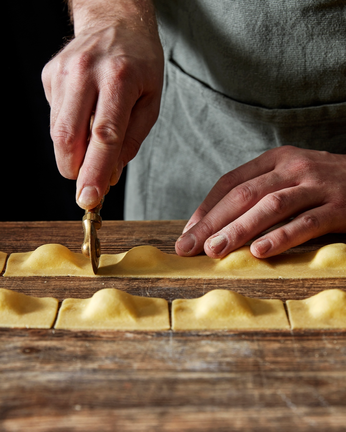 ravioli mit der hand schneiden