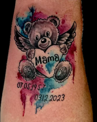 tattoo mit teddybär für verstorbene mama