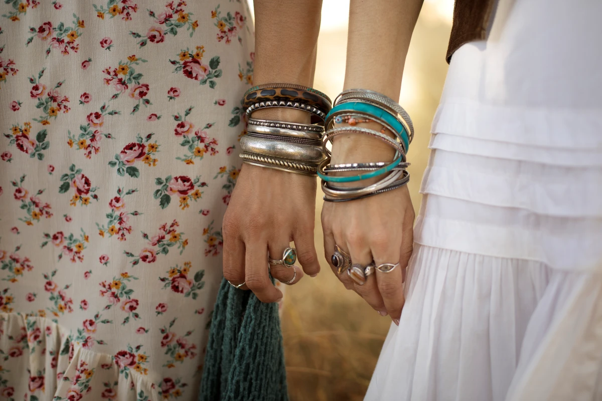 armbaender fuer damen in boho look freepik