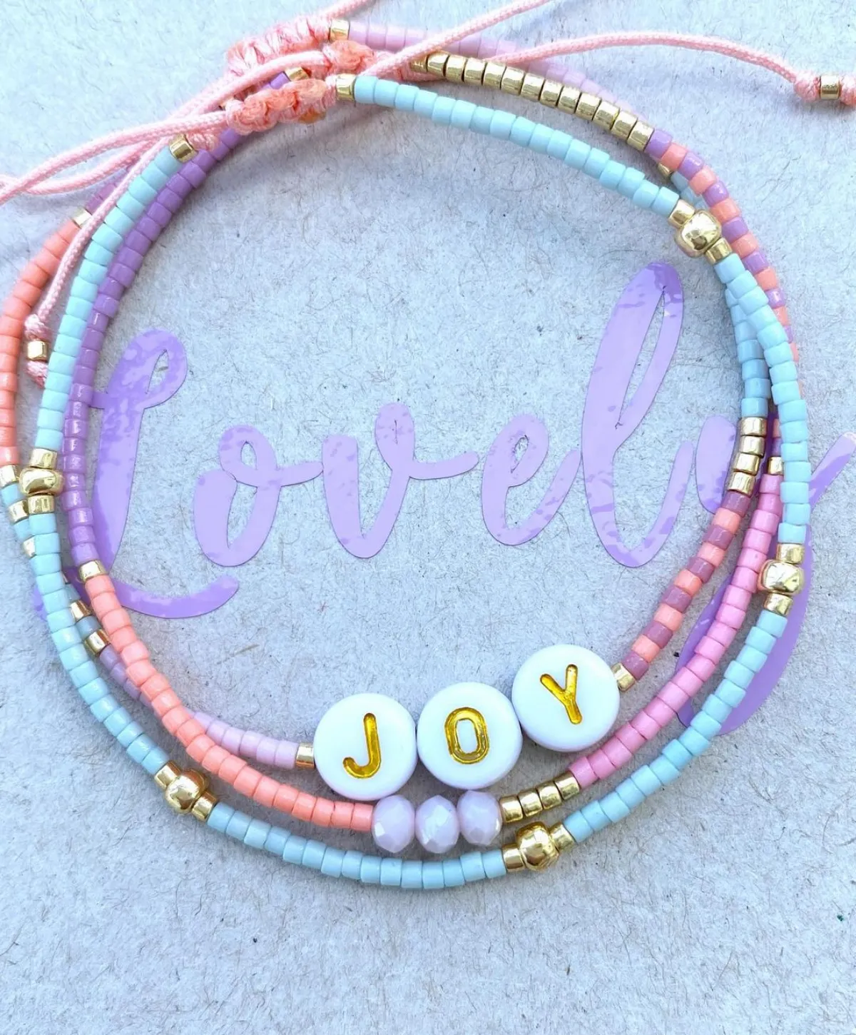 armbänder mit kleinen perlen für den sommer joy