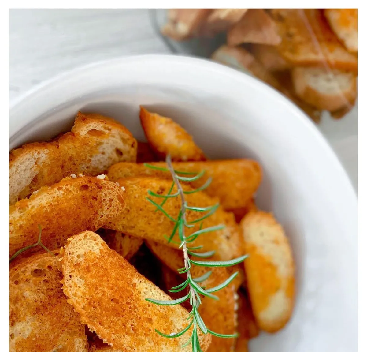 brotchips selber machen rezept mit frischen kräutern