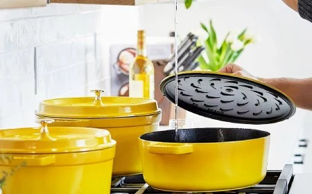 dutch oven reinigen schritt fuer schritt anleitung und tipps staub usa