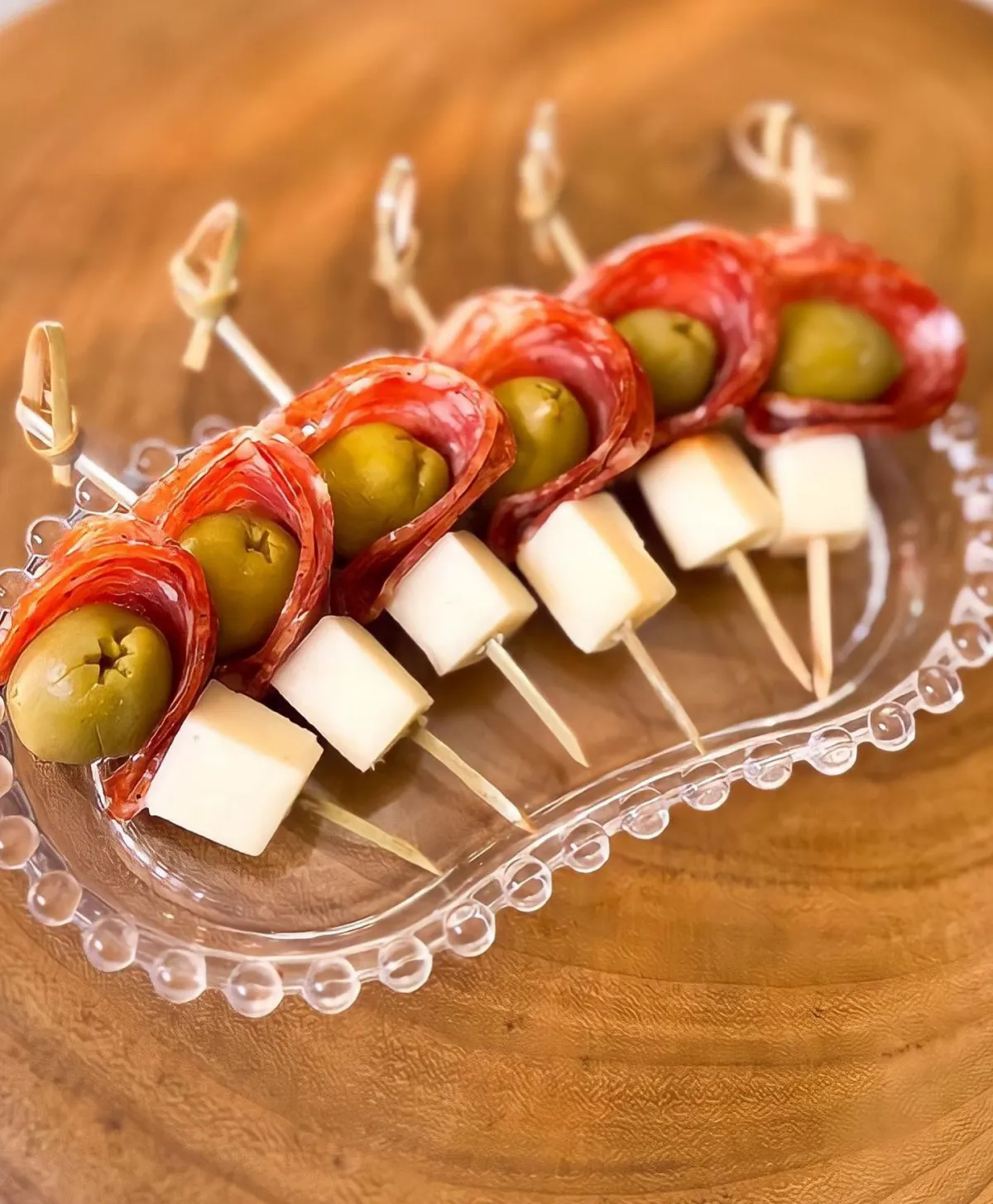 fingerfood ideen spieße mit oliven und käse