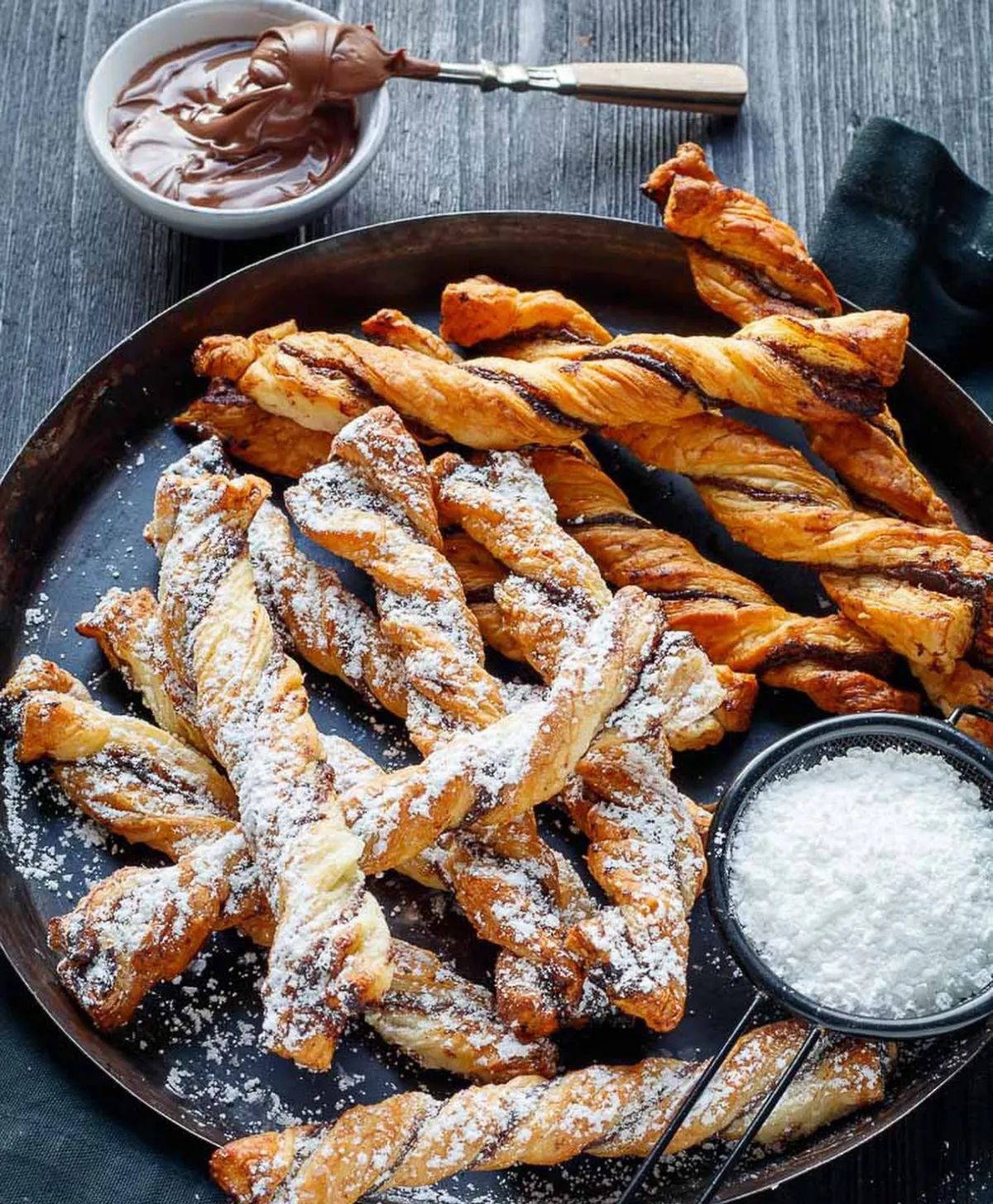 fingerfood süß schoko stäbchen mit puderzucker