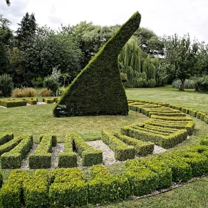 garten in essex sonnenuhr aus hecken