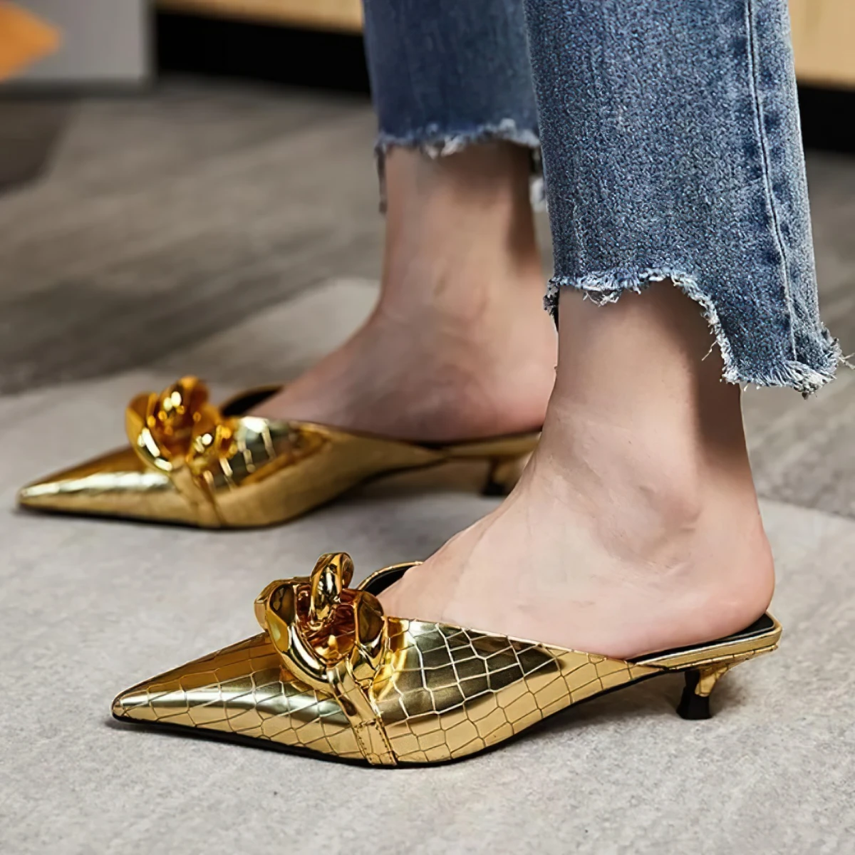 goldene mules mit kitten heels maimocojps profilbild