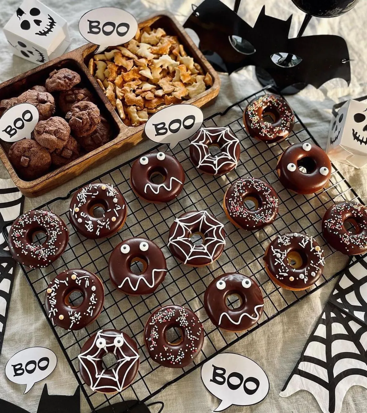 halloween fingerfood ideen boo donuts monster mit schokolade