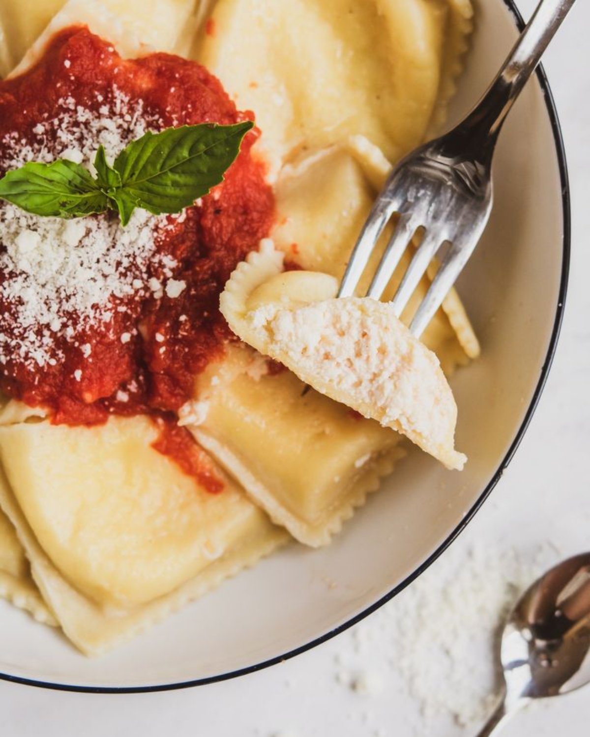 selbstgemachte ravioli