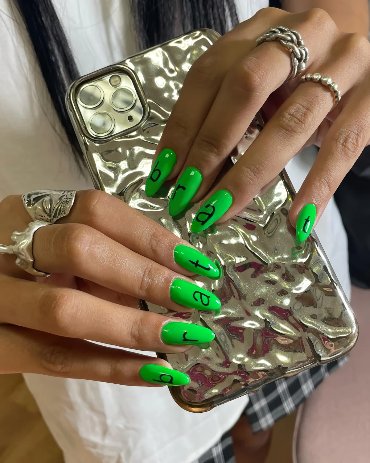 veryextranails bad taste look nageldesign brat in giftgruen