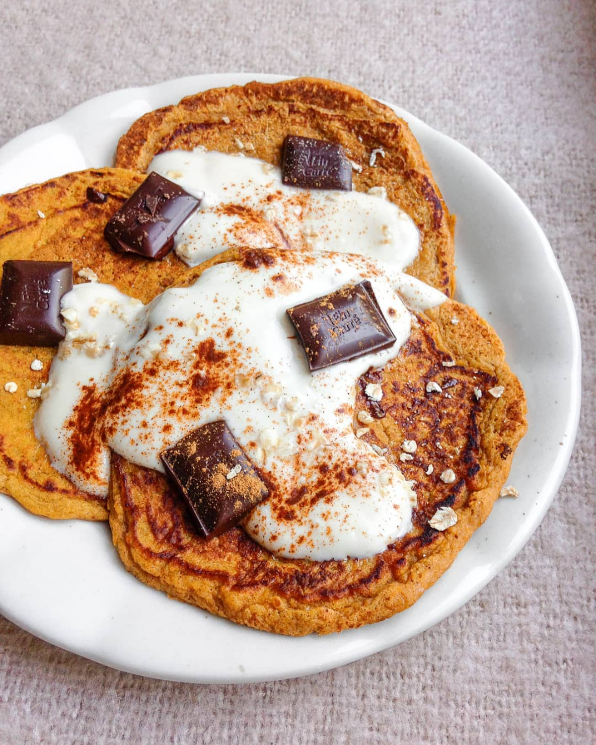 pfannkuchen mit kürbisschokolade und vanille