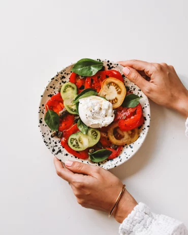 burrata mit basilikum