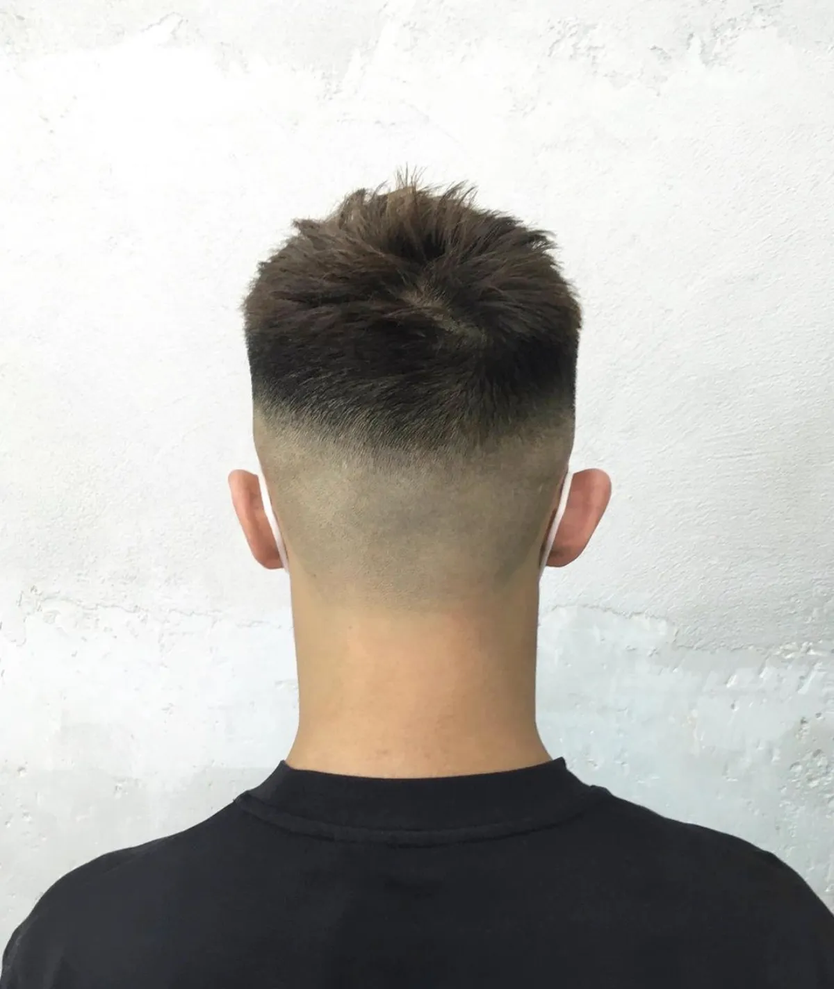 crew cut für männer ultrakurze haare am hinterkopf