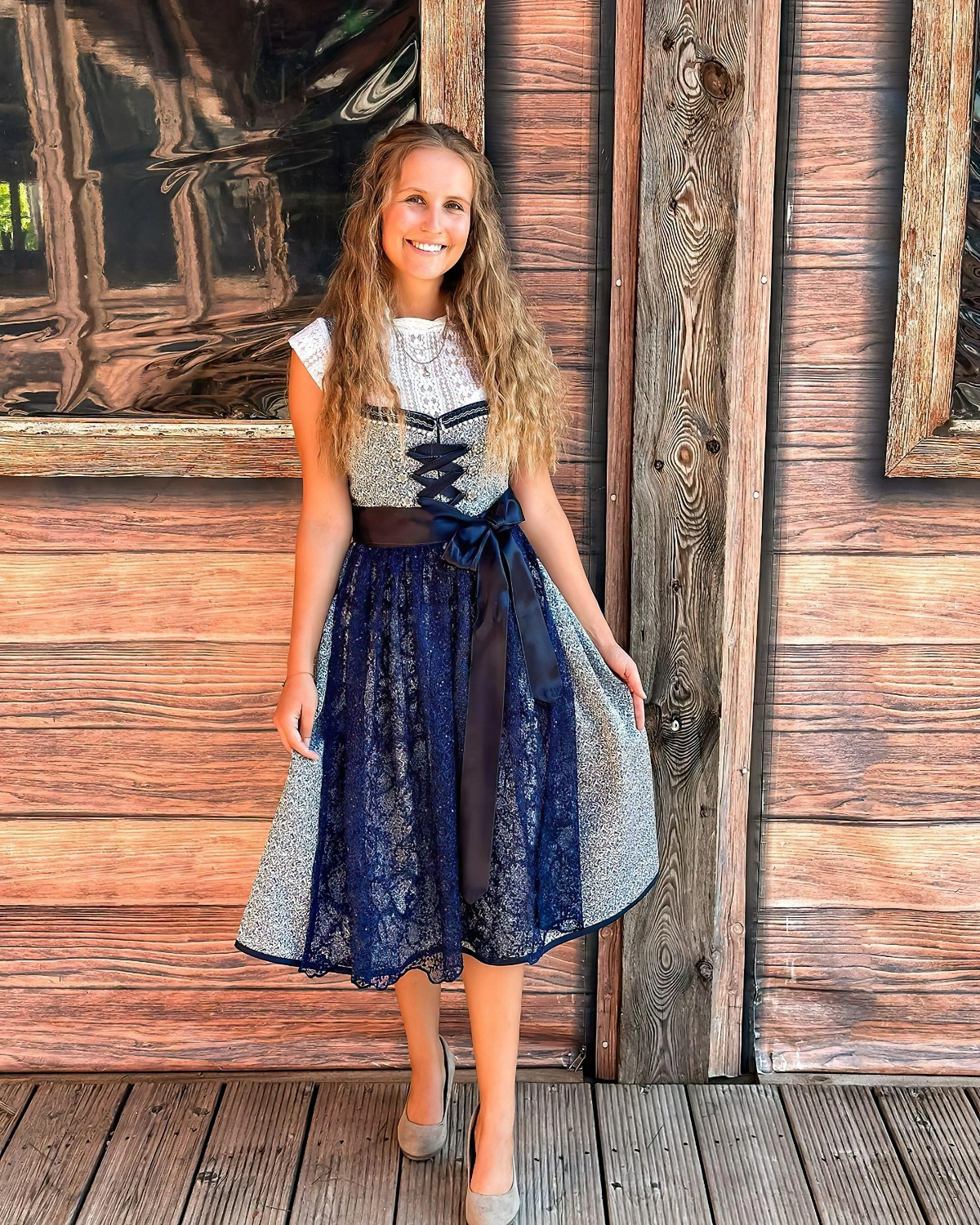 damen trachtenmode dirndl outfit in grau und blau in bergweisstrachten 