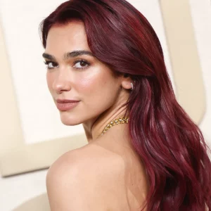 dua lipa neue frisur 2024 herbst trendige haarfarbe (1)