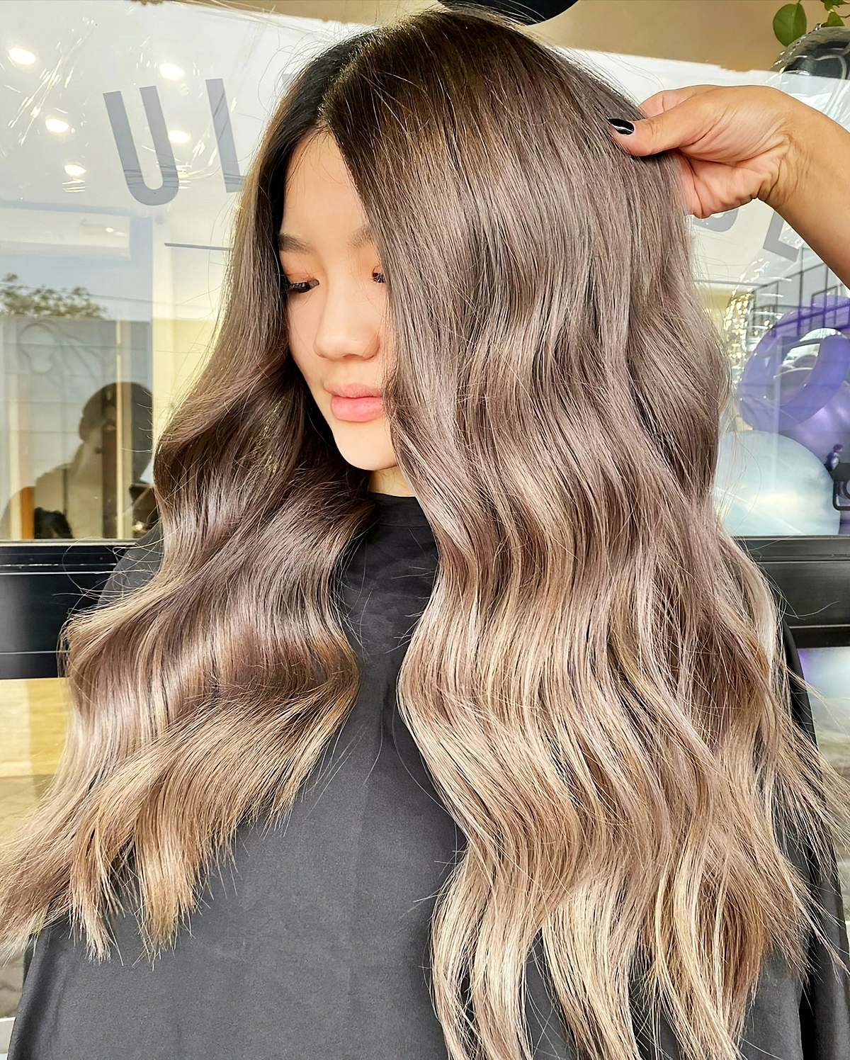 dunkelblonde haare balayage ombre coole haarfarben 2024 lovecrayzeehair