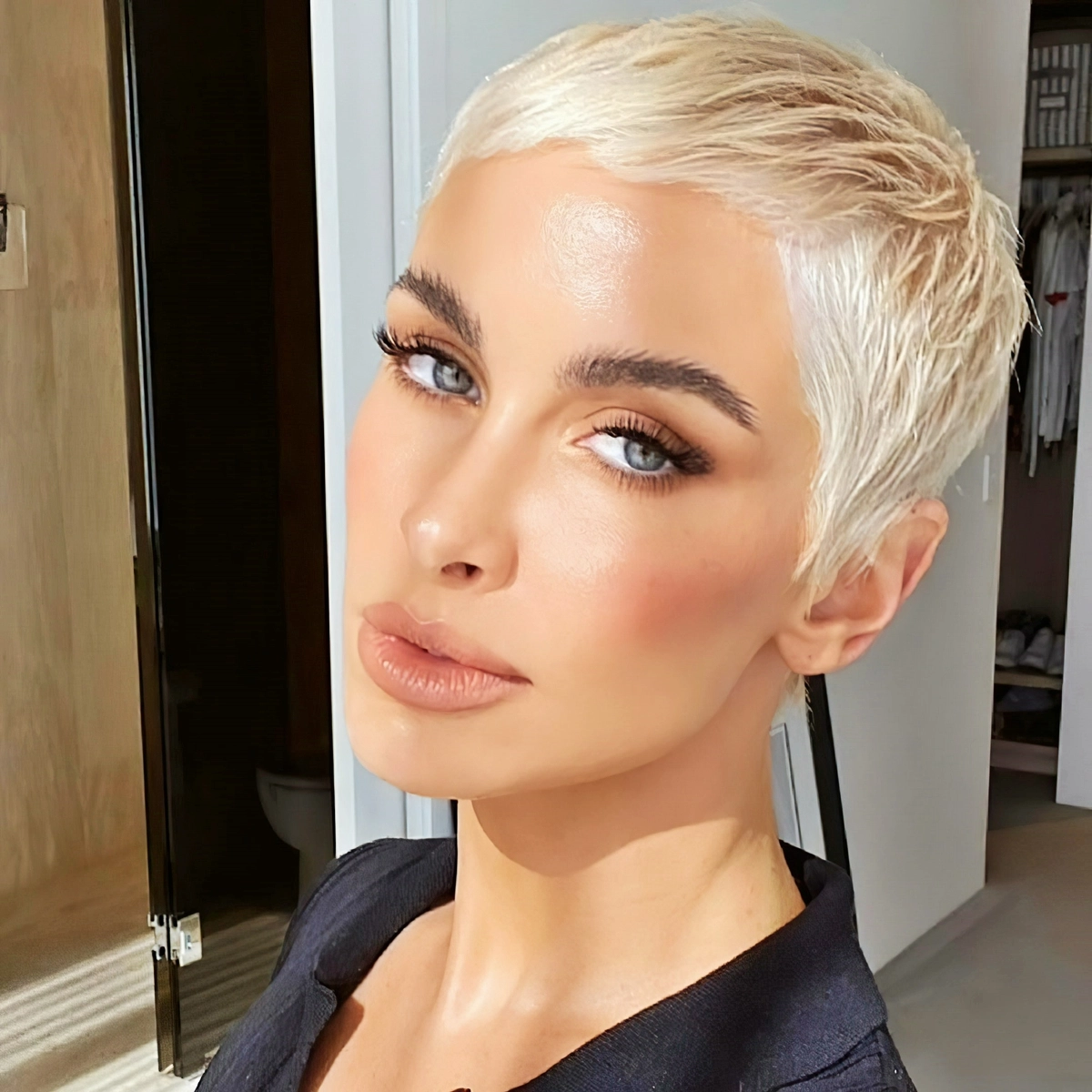 frauenfrisuren kurze haare platinblonder ergar pixie cut shorthairlife