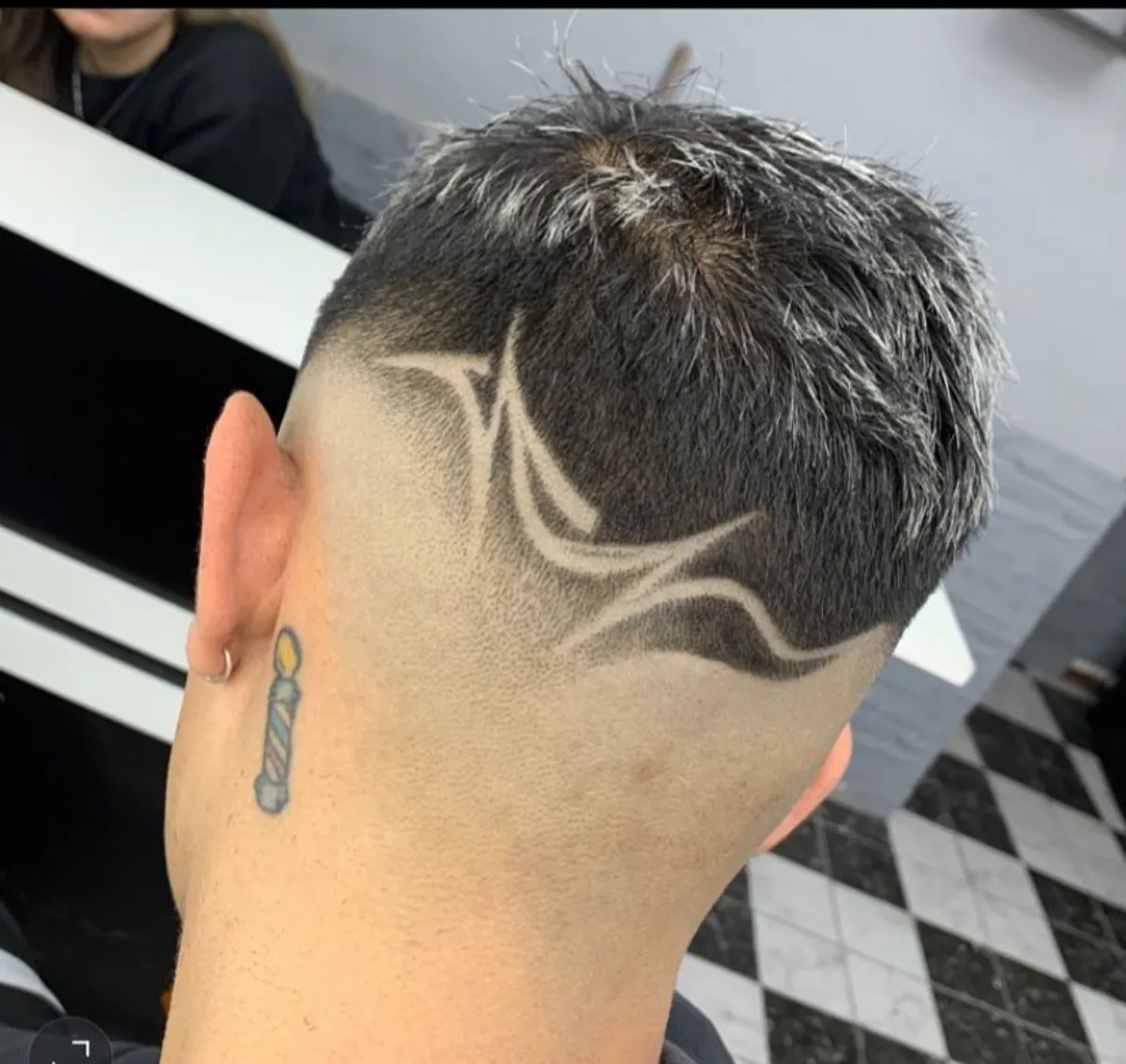 high fade crew cut männer frisur trend 2025