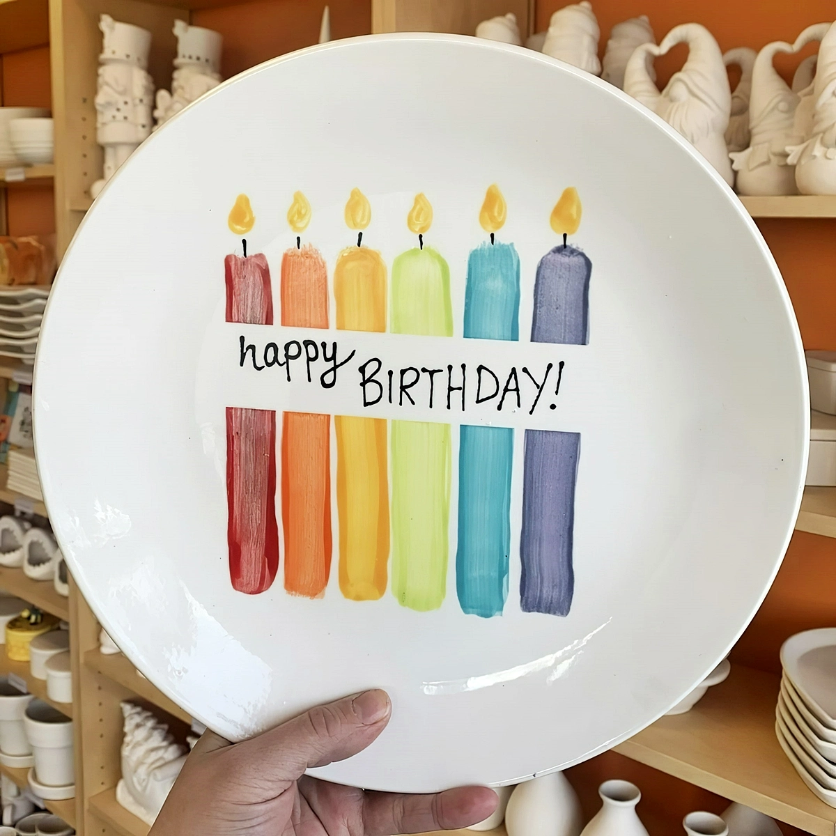 ideen keramik bemalen happy birthday design teller bute kerzen crockadoodlepyop