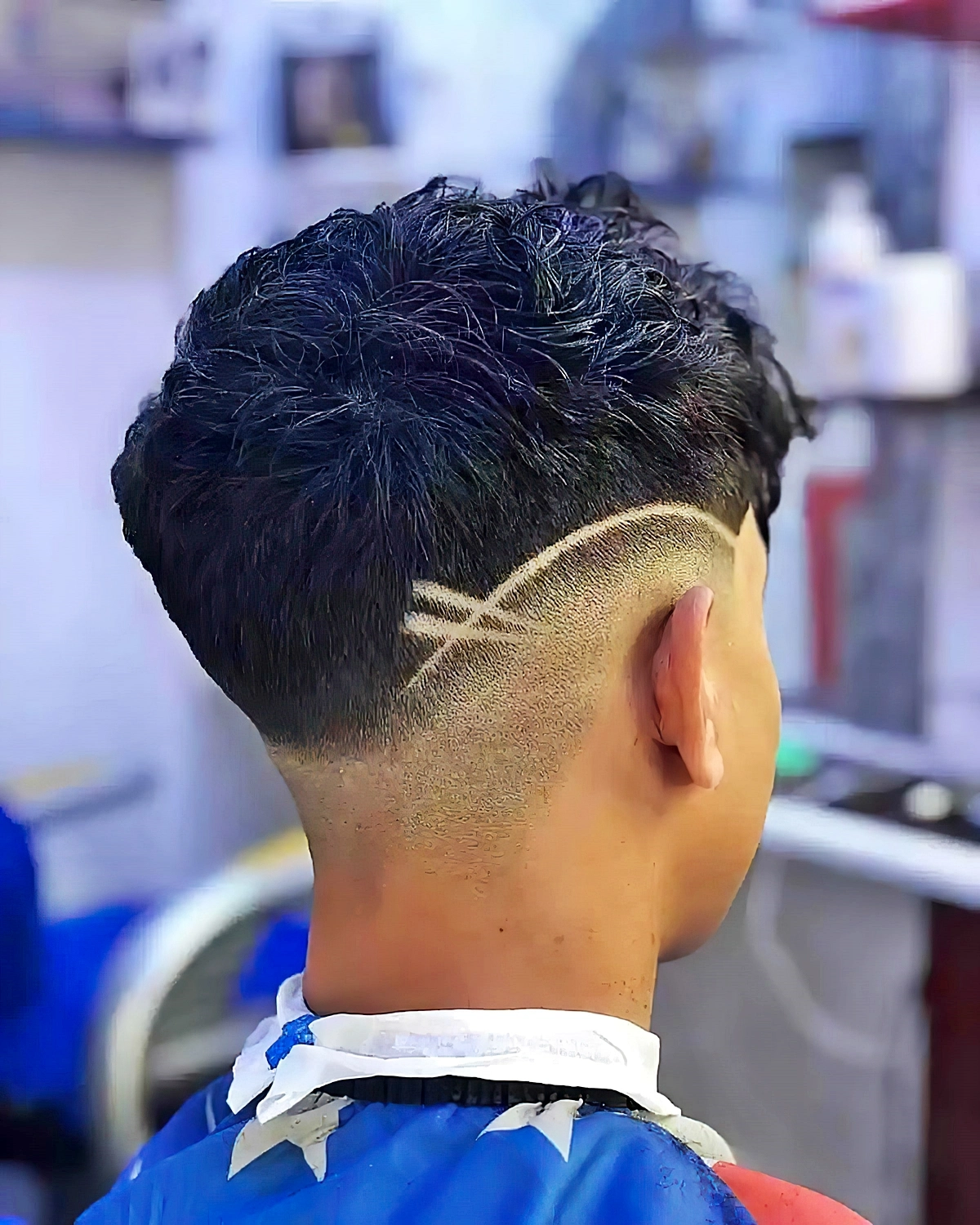 kurzhaarfrisur maenner kurze haare mit linien coole jungenfrisuren 2025 fxbarbers