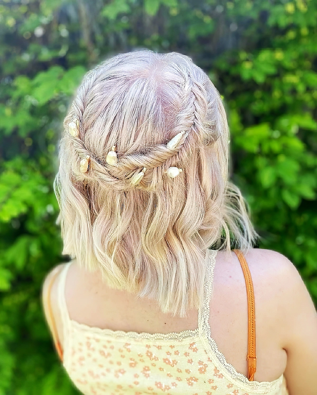 kurzhaarfrisuren fuer frauen halboffene haare frisuren ideen boho frisur 