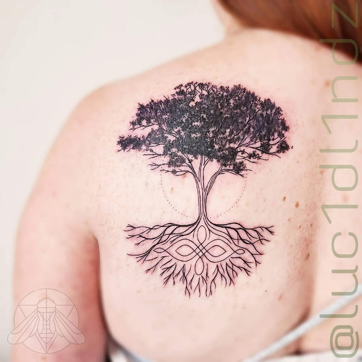 lebensbaum familientattoo mit keltischem knoten luc1dl1ndz