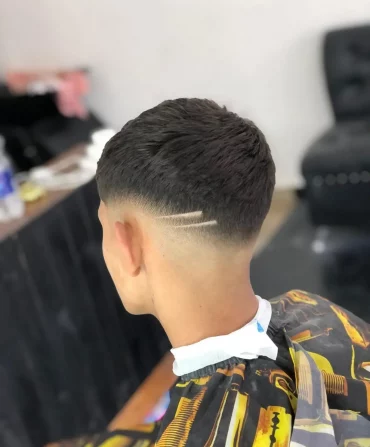 moderne frisuren für jungen fade cut trends 2025