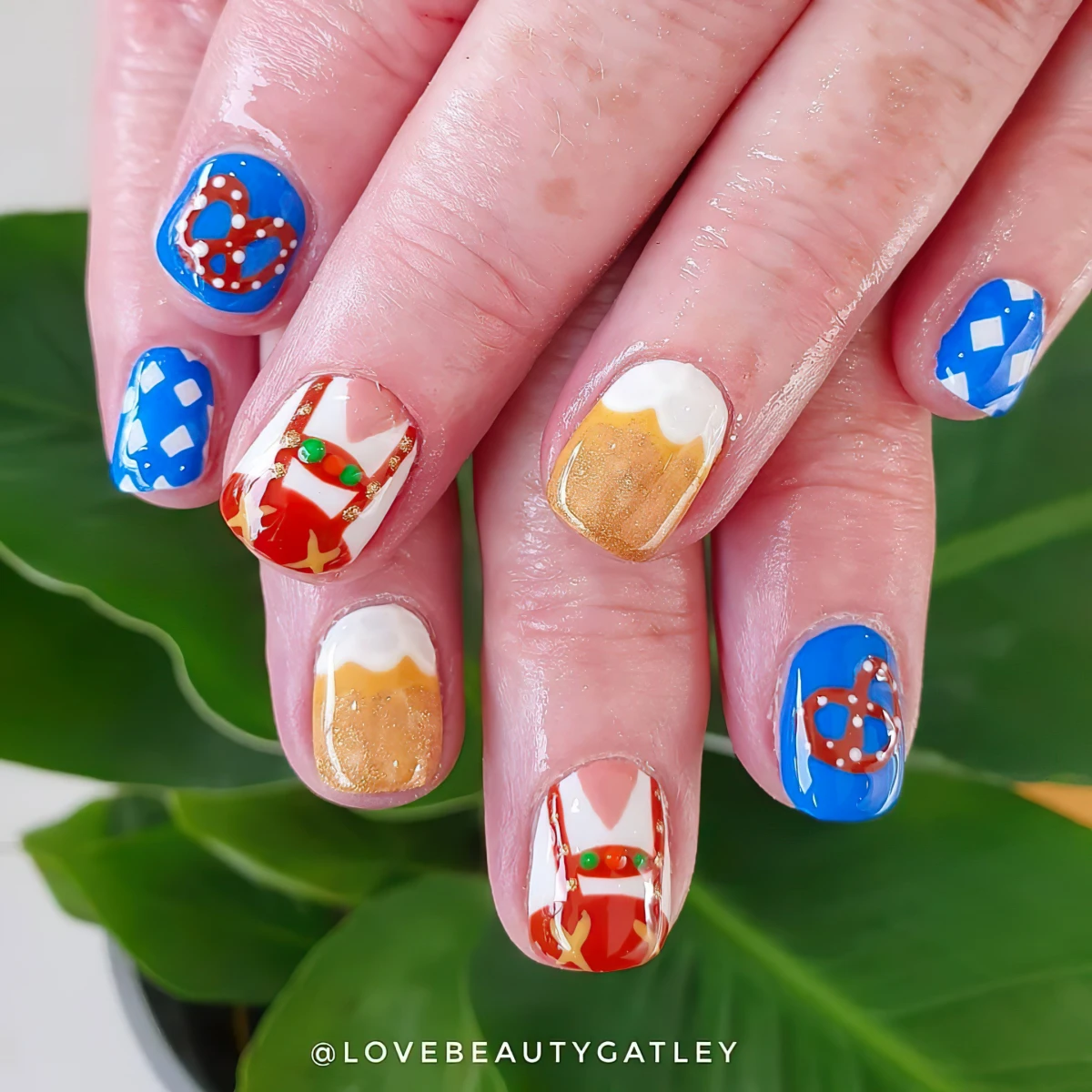 nailart oktoberfest manikuere trends lovebeautygatley