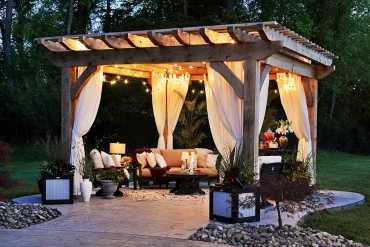 pergola aus holz gemuetlicher sitzplatz im garten mit modulare moebel