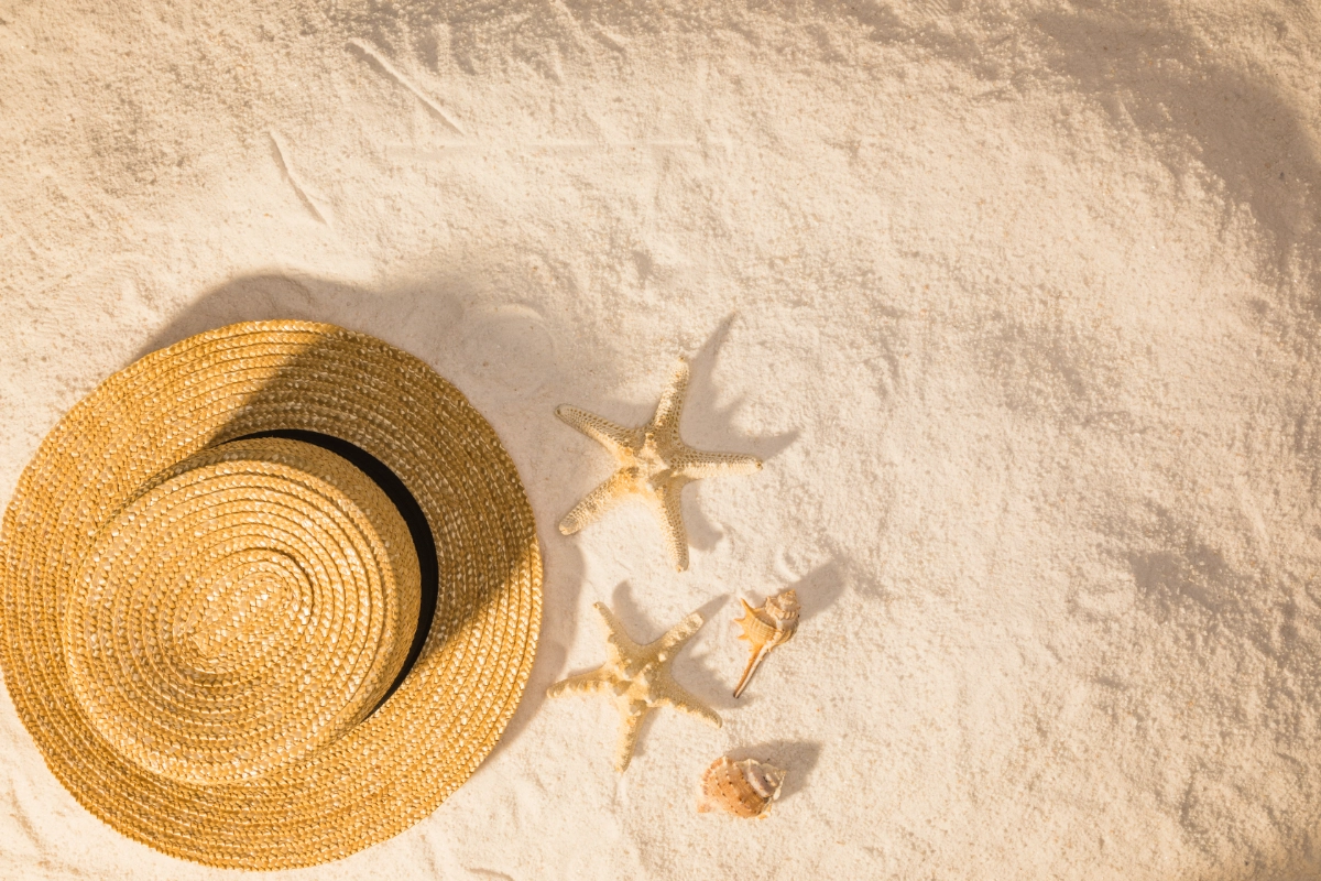 schutz vor der sonne im sommer strandhut