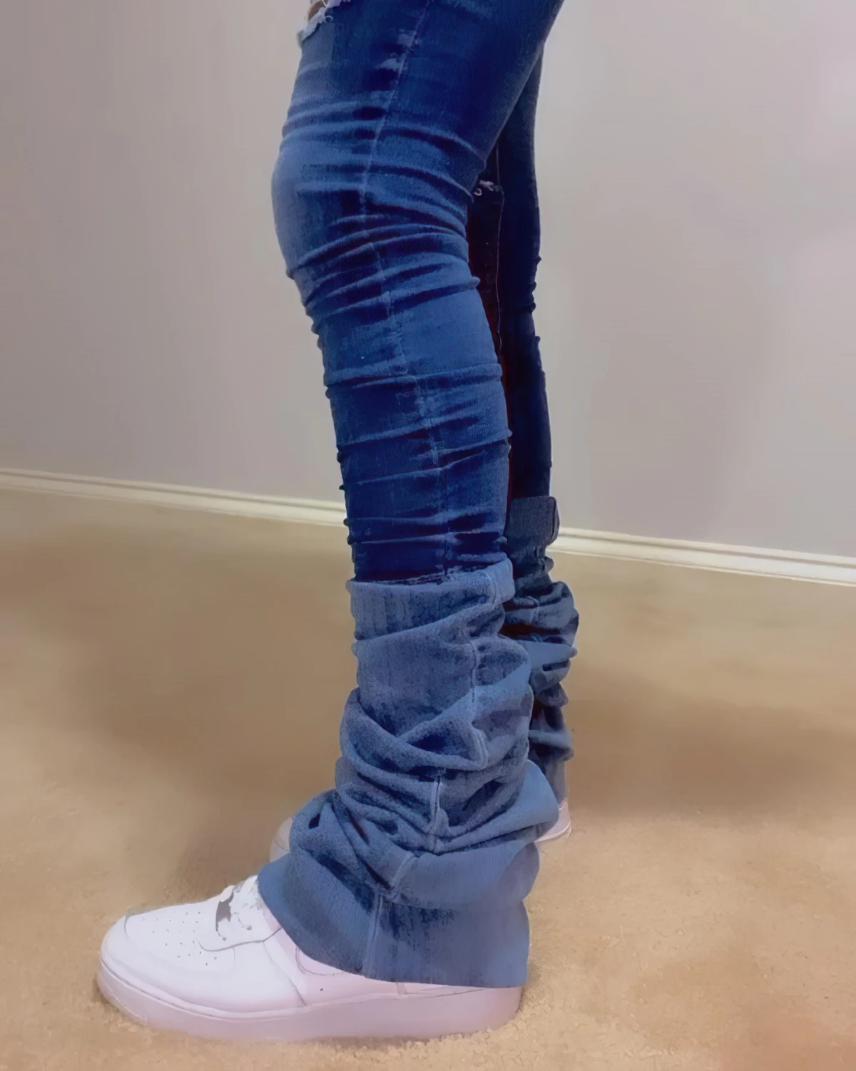 stacked jeans mit stulpen und sneaker kreations by ken