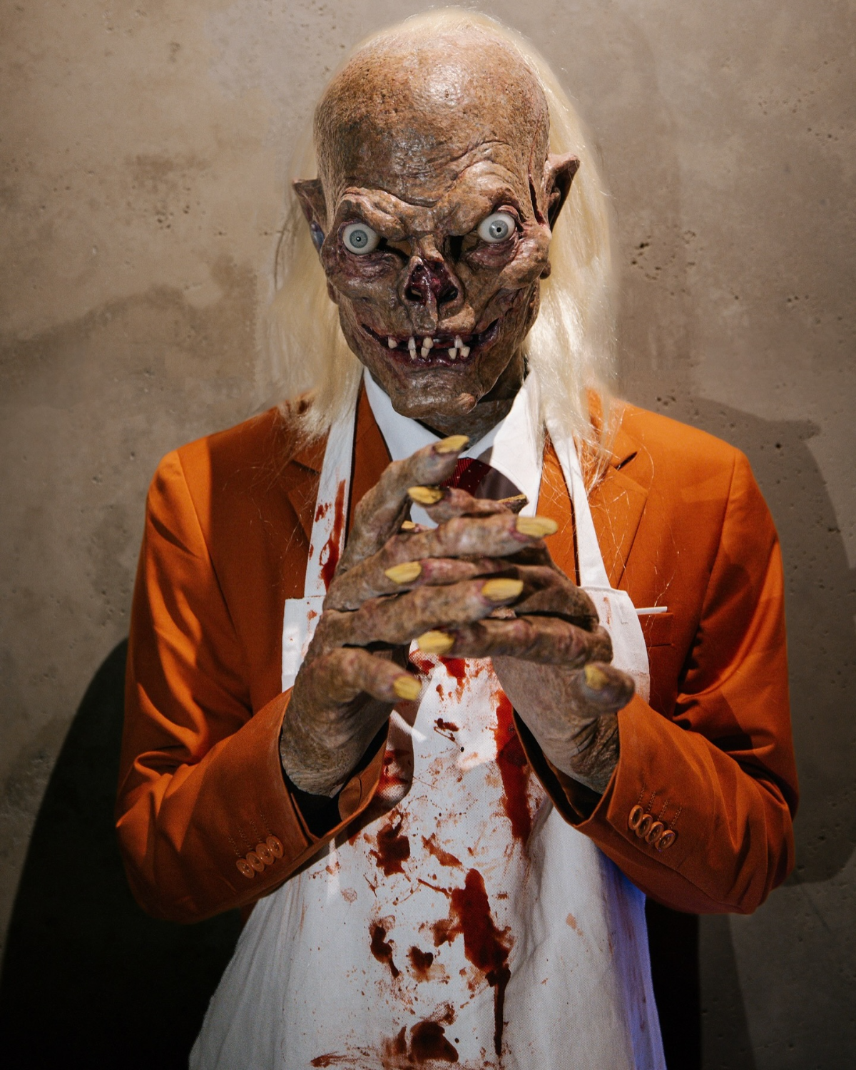 tyga als cryptkeeper aus tales from the crypt halloween 2024