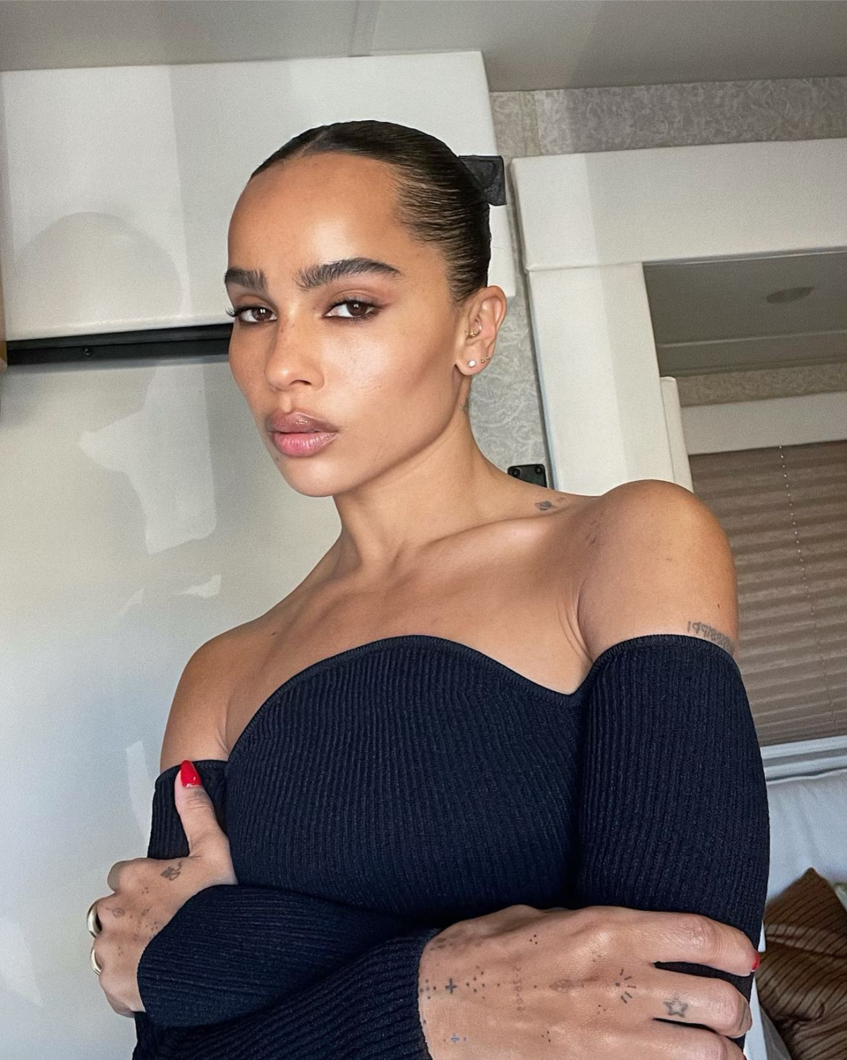 zoe kravitz kleine tattoos